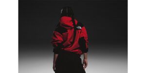 Lee más sobre el artículo The North Face celebra los 40 años de la icónica Mountain Jacket con la nueva colección 2025