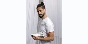 Lee más sobre el artículo El futbolista Isco Alarcón ficha por Skechers