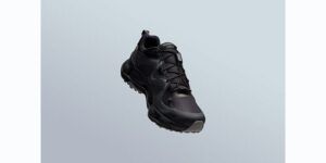 Lee más sobre el artículo MERRELL revoluciona el senderismo urbano con las nuevas SpeedARC Matis