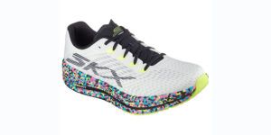 Lee más sobre el artículo MEJORA TU VELOCIDAD Y RENDIMIENTO GRACIAS A LA COMODIDAD Y TECNOLOGÍA DE LAS SKECHERS GORUN RAZOR 5