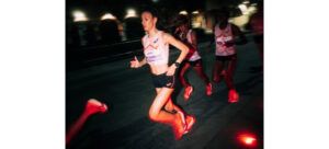 Lee más sobre el artículo TRES RÉCORDS CONTINENTALES, 10 RÉCORDS NACIONALES Y 48 MEJORES MARCAS PERSONALES BATIDAS EN ASICS TOKYO : SPEED : RACE