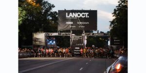 Lee más sobre el artículo LA NOCTURNA DE MADRID PONE A BAILAR A 8.000 CORREDORES EN SU ESTRENO.