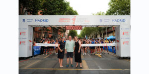 Lee más sobre el artículo LA CARRERA DEL RETIRO SE ESTRENA EN LA NOCHE DE MADRID CON 1.000 PARTICIPANTES.
