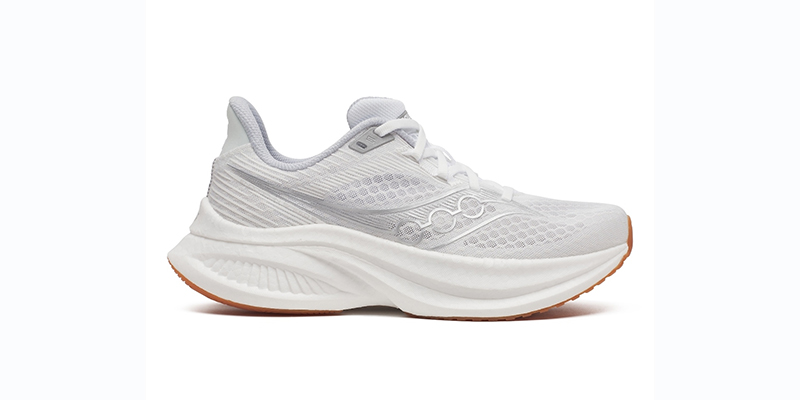 En este momento estás viendo Corre y conecta: Saucony presenta Endorphin Speed 5