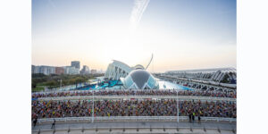Lee más sobre el artículo Abiertas las inscripciones a los planes de entrenamiento del Medio y Maratón Valencia de la mano de Cárnicas Serrano y su entrenador José Garay