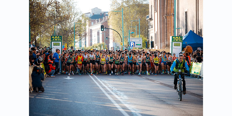 Lee más sobre el artículo Eduardo Menacho, Carlos Mayo y Pol Oriach, duelo estelar para el mejor 10K de la historia de Zaragoza.