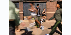 Lee más sobre el artículo Saucony presenta «The Runners»: un cortometraje que celebra la conexión de la comunidad runner