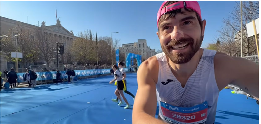 En este momento estás viendo ¿A cuántos corredores puedes adelantar saliendo el último? El reto de Fran Bowtie con Joma en Madrid