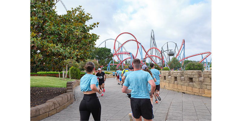 Lee más sobre el artículo MERRELL IMPULSA EL DEPORTE Y LA NATURALEZA PARA TODOS CON SU PARTICIPACIÓN EN LA FUN RUN PORTAVENTURA WORLD 2026.