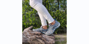 Lee más sobre el artículo Dentro y fuera del agua: Merrell presenta su colección anfibia más versátil para el verano.