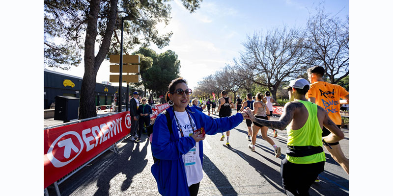 Lee más sobre el artículo Abiertas las inscripciones al voluntariado del Medio y Maratón Valencia 2026