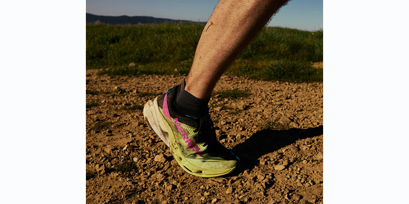 Merrell presenta las SpeedARC Peak, un nuevo referente en el rendimiento del trail running.