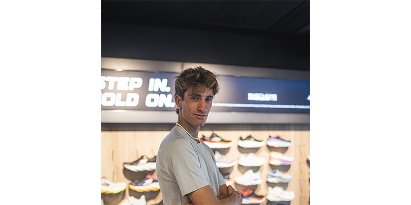 DEBUT DE ENSUEÑO PARA JAVIER MARTÍN EN EL MEDIO MARATÓN DE VALENCIA: 1:02:26, VOLANDO CON LAS SKECHERS AERO ELITE
